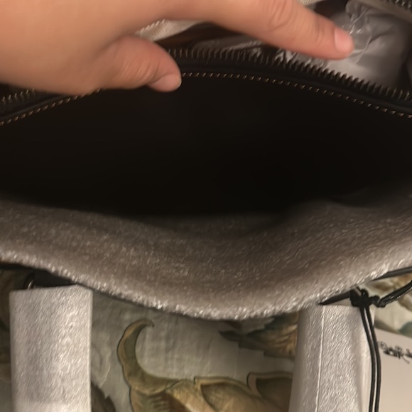 New Women's Black Dakotah Satchel - Picture 15 of 16